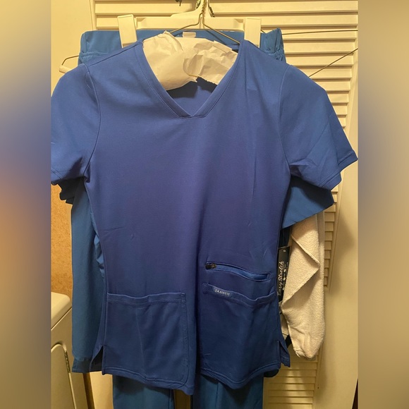 Scrubs for sale all royal 6 fig small tops, jannuu top xs, 2 easy stretch sets S - Picture 4 of 10